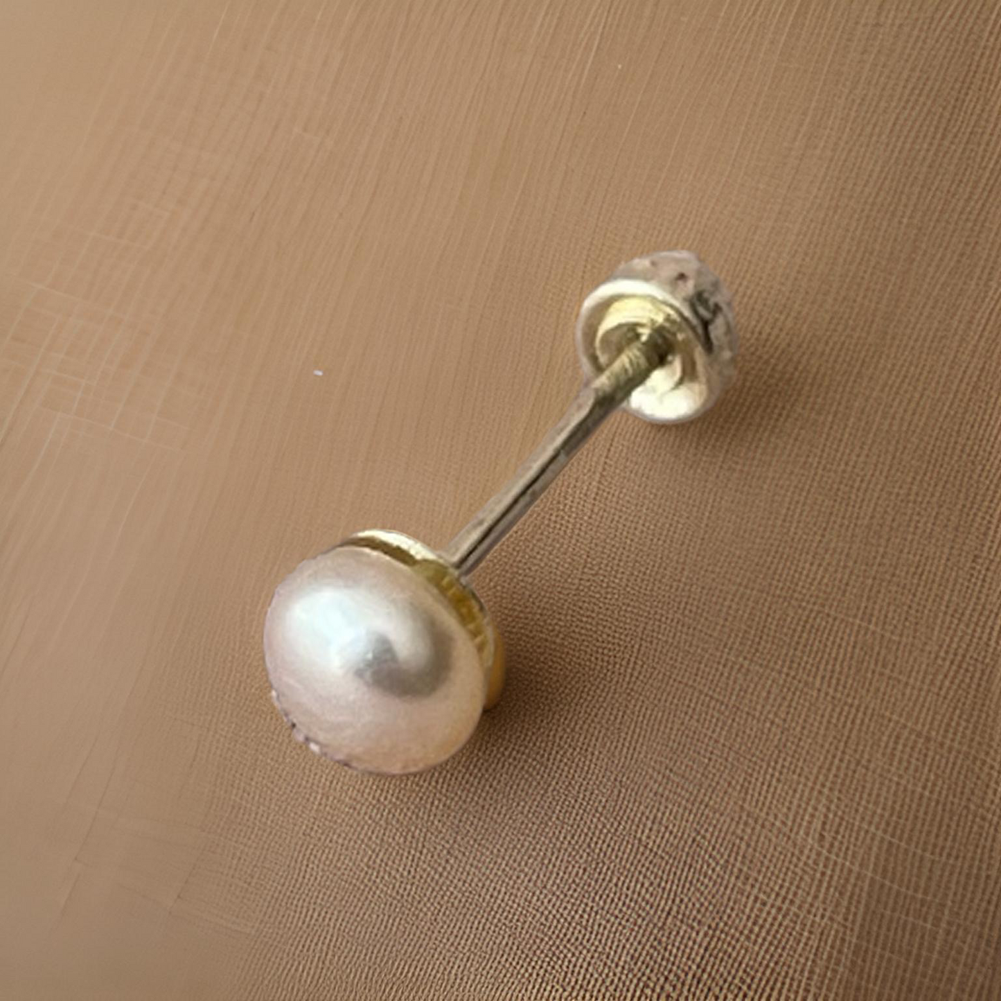Broquel perla mini oro 10k