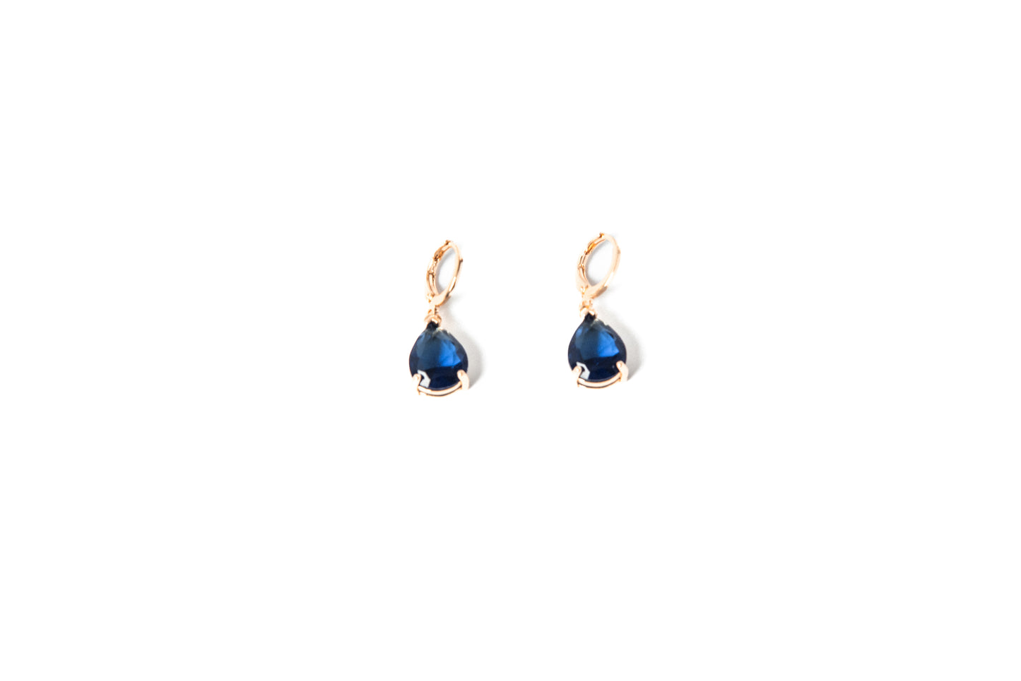Arete gota chapa de oro amarillo 18k