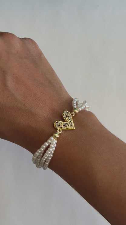 Pulsera corazón y perlas