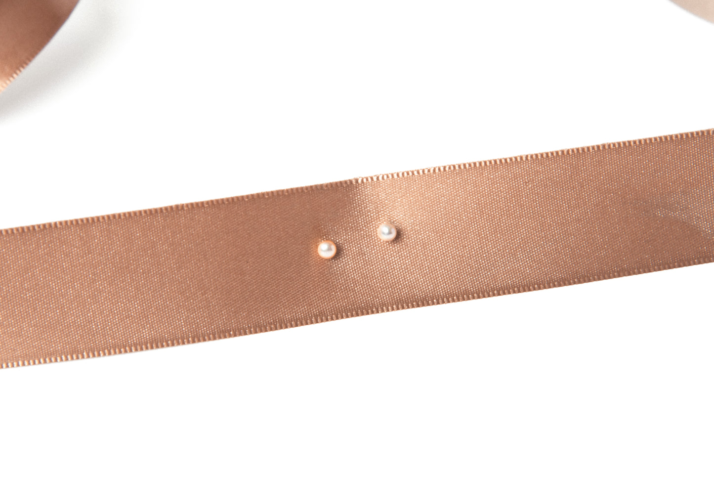 Broquel perla mini oro 10k